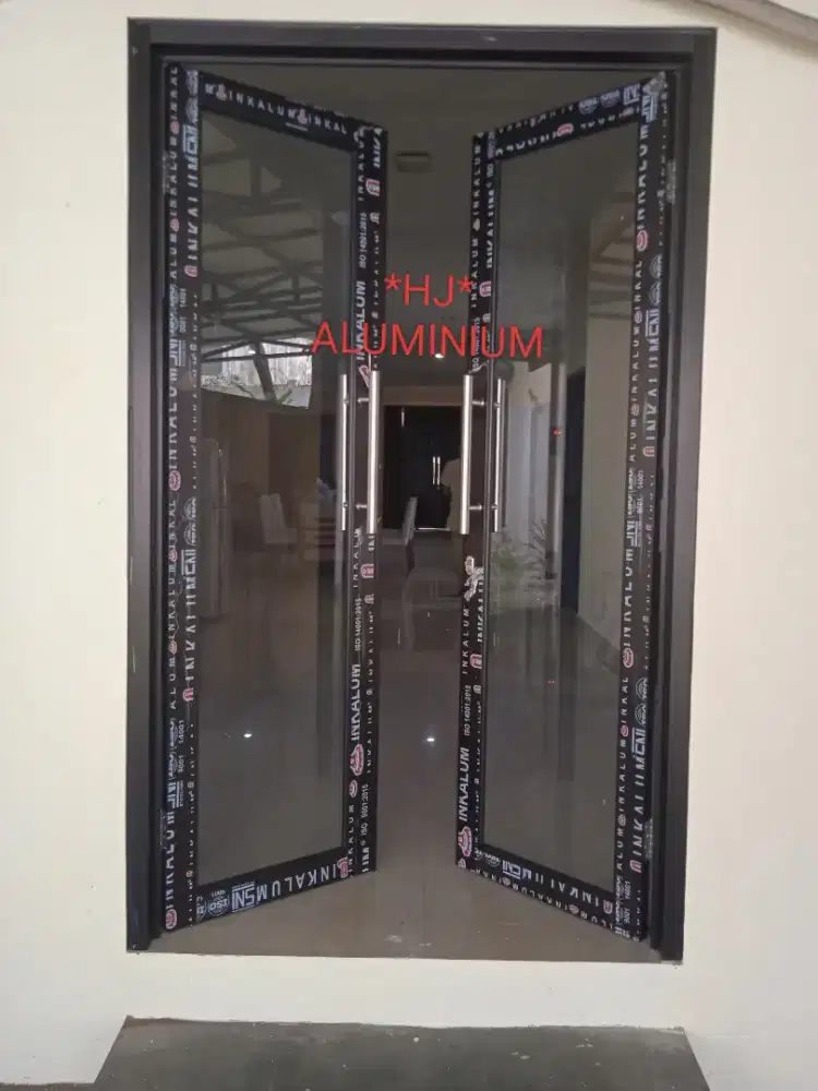 Pintu kaca Aluminium,pintu double swing