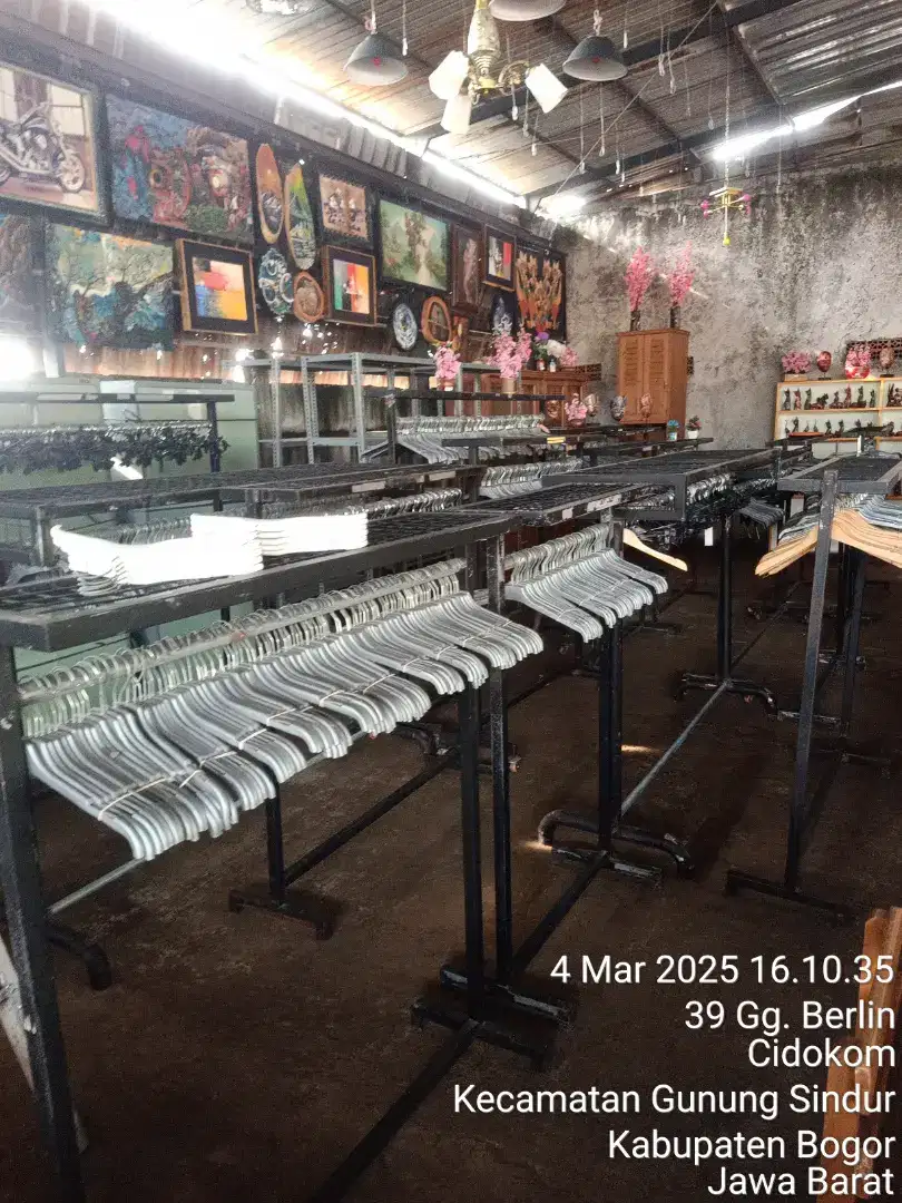 Hanger dan rak set ex toko