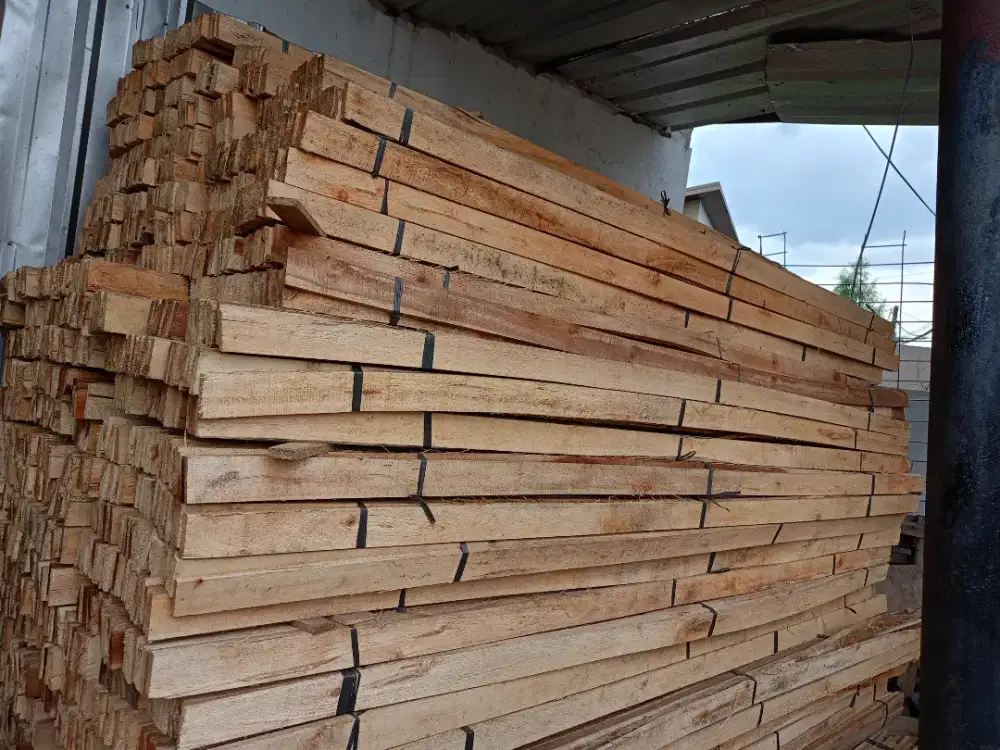Kayu Packing Peti Palet 7cm X 2m Albasia Sengon Laut