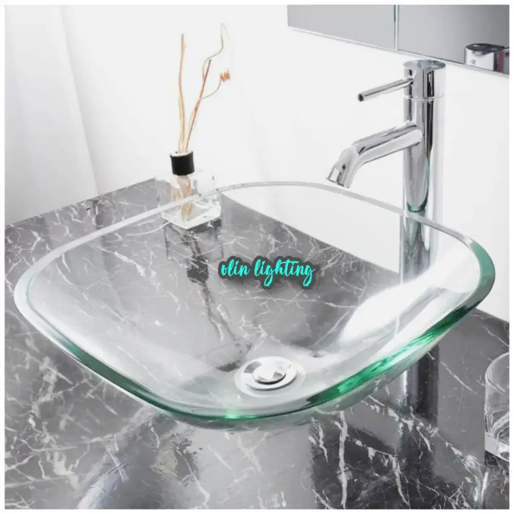 wastafel kaca persegi