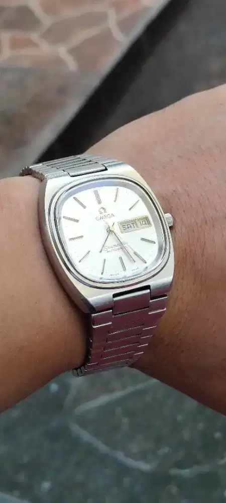 Jam tangan omega