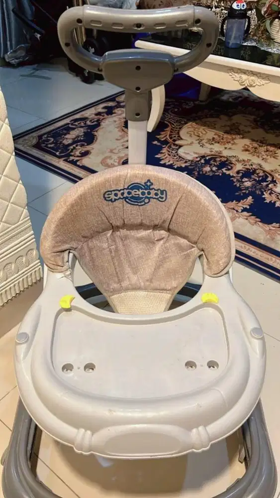 KERETA UNTUK BAYI BELAJAR BERJALAN