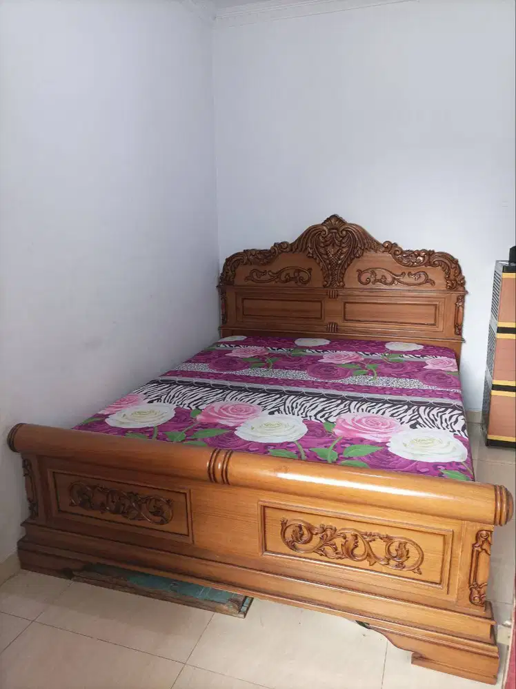 Tempat Tidur Dipan Kayu Jati Asli Jepara