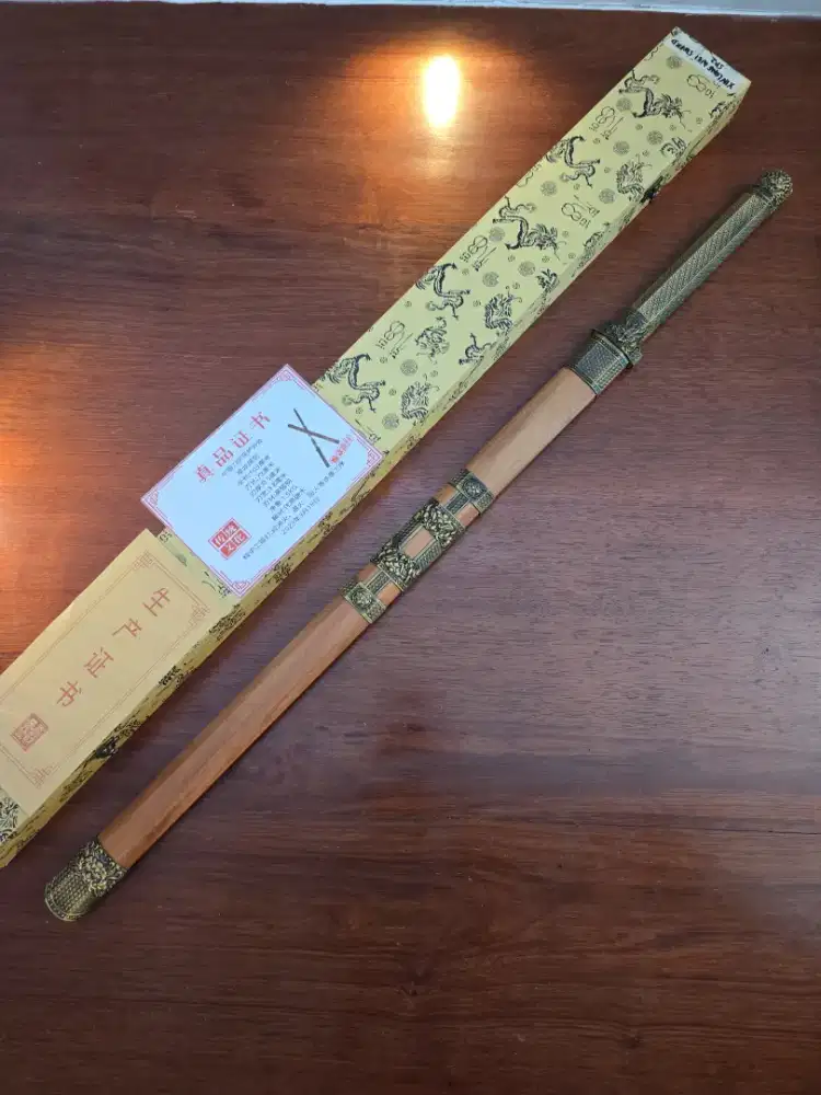 Pedang cina ukiran naga xinlong wei dgn sarung kayu rosewood natural