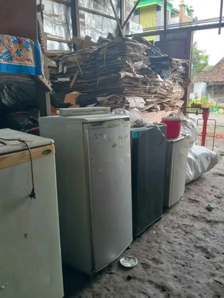 Jual beli barang bekas rombeng panggilan