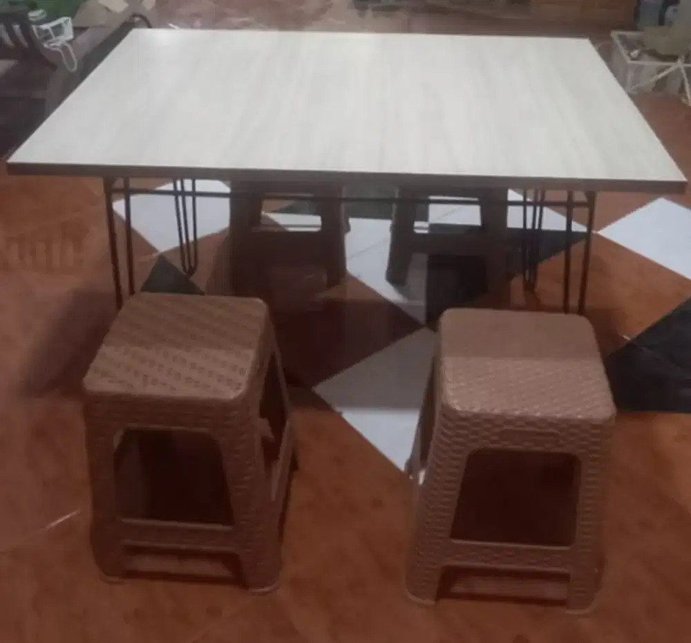 Meja set dan kursi baso