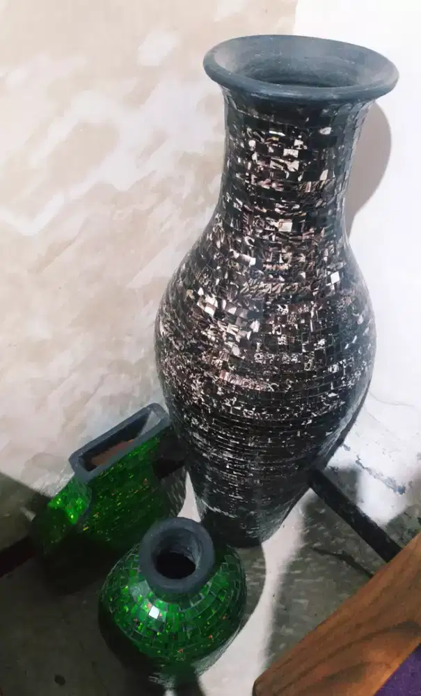 Dijual Lukisan Dan Vas Guci