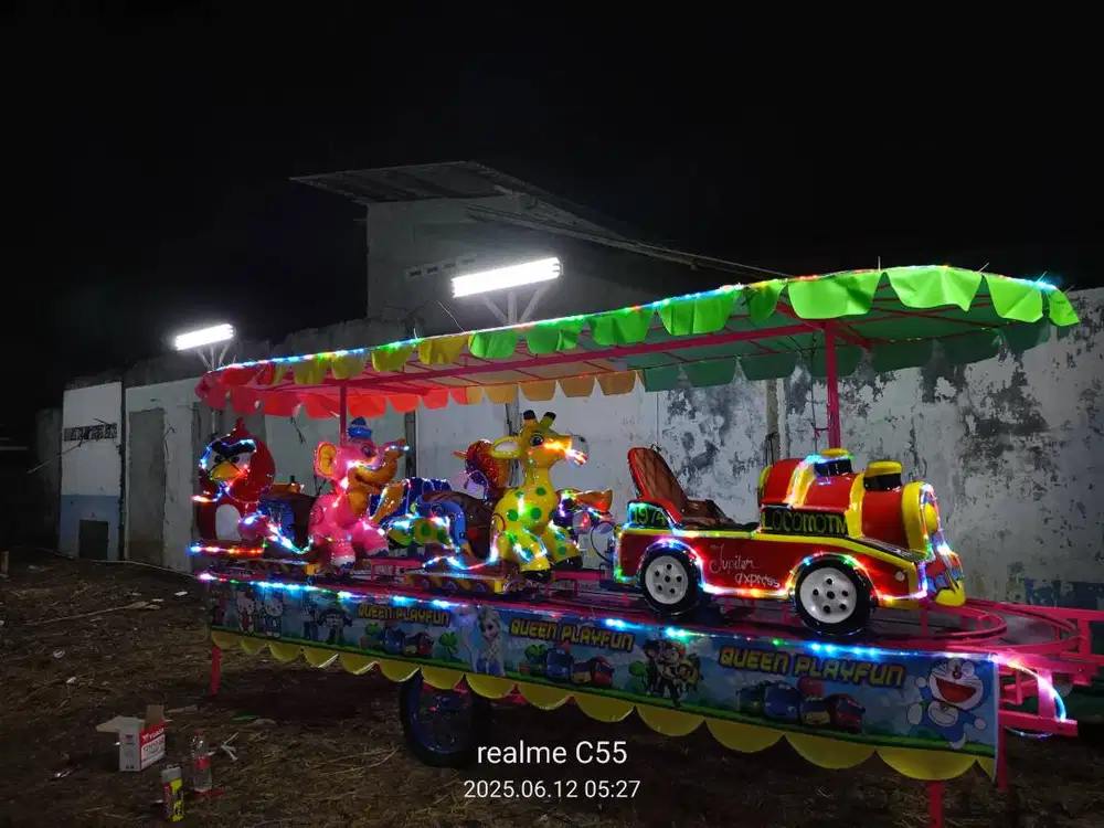 jual odong kereta panggung fiber karakter asli pabrik wahana