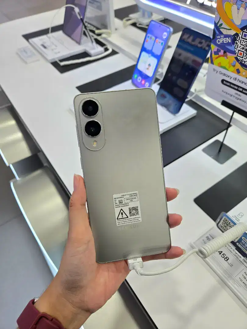 SAMSUNG S25 EDGE 256GB