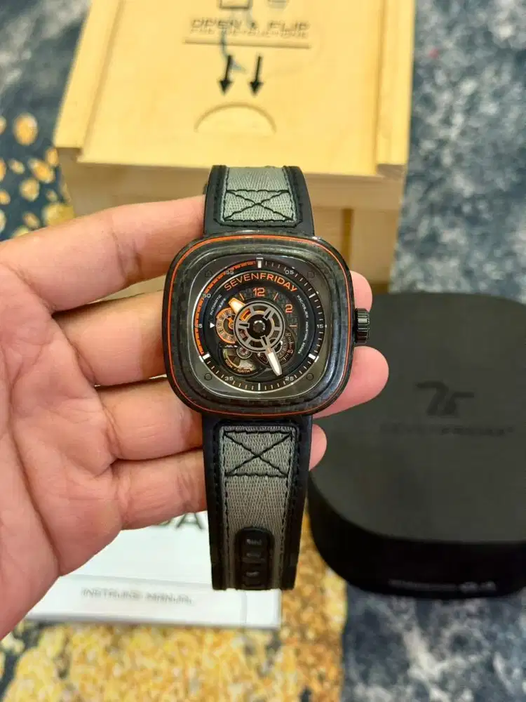 SEVENFRIDAY P3C/09 “ORANGE CARBON“ Limited Edition