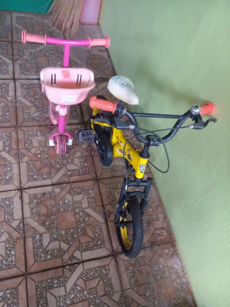 Di jual sepeda anak dan skuter (sepaket)
