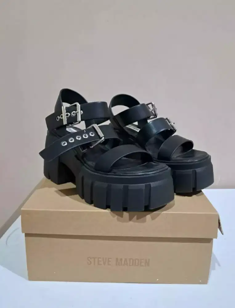 Dijual Sepatu heels merk steve madden wanita produk original