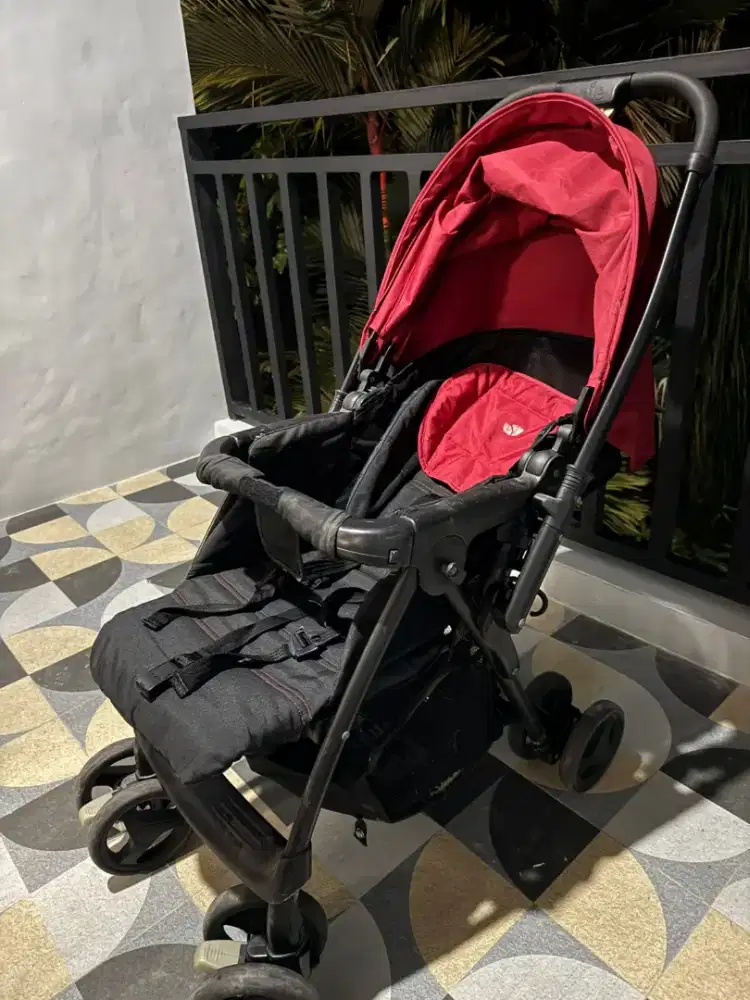 JOIE Stroller warna merah