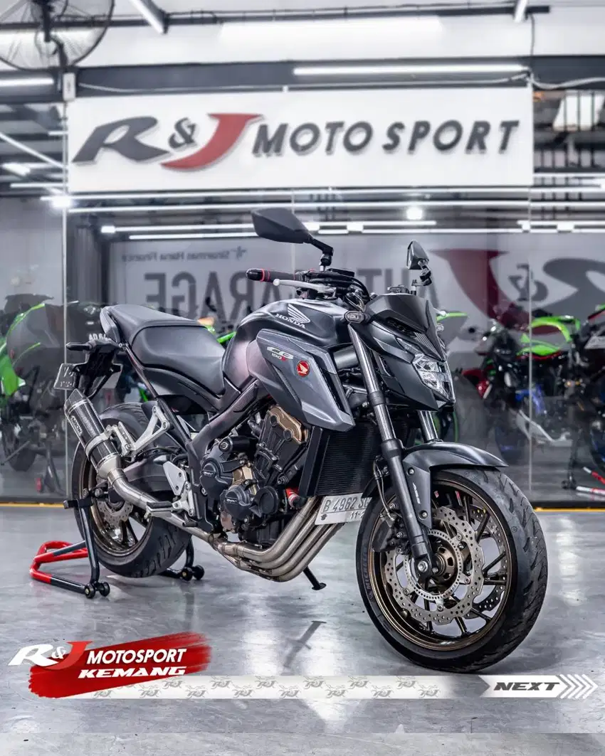 FULL PAPER Honda CB650 F Nik 2017 Arrow