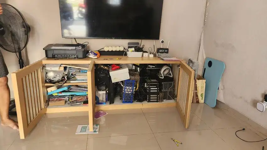 MEJA TV BEKAS MASIH BAGUS