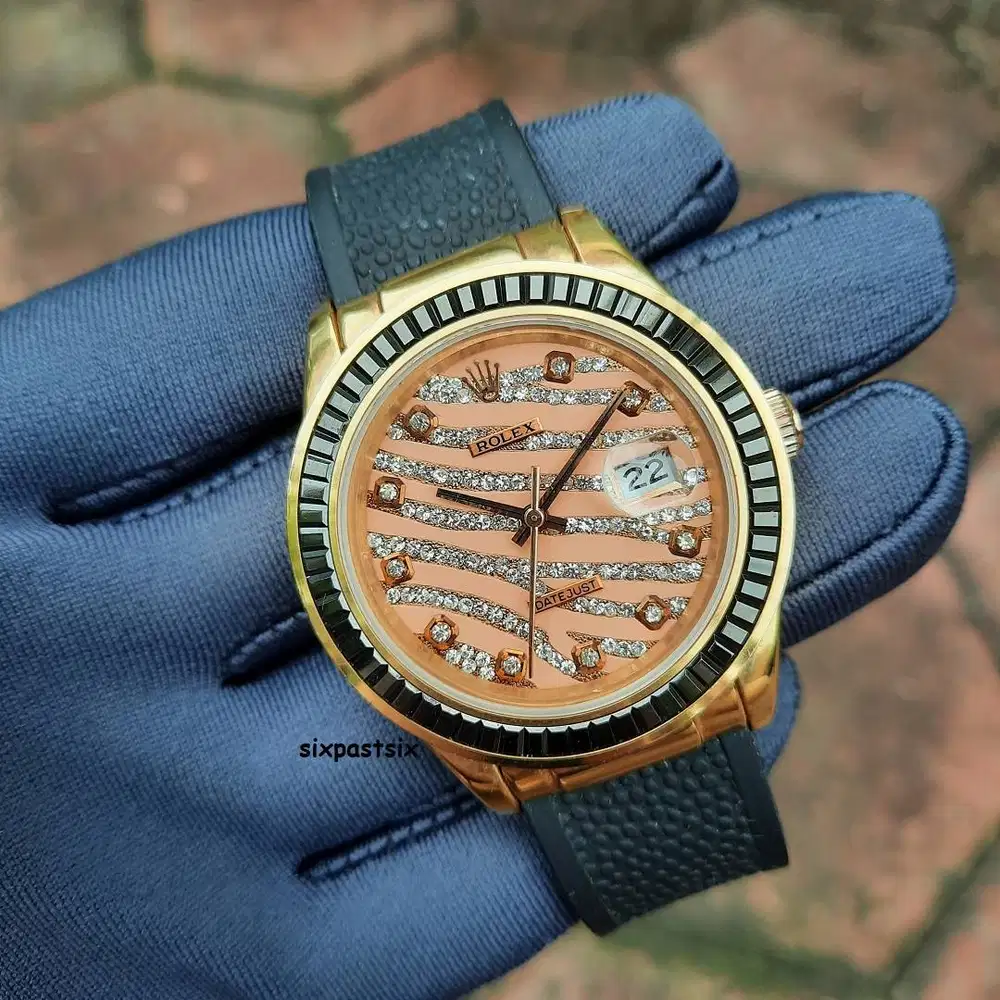 Jam automatic R0lex Oyster Datejust pink pave diamond dial