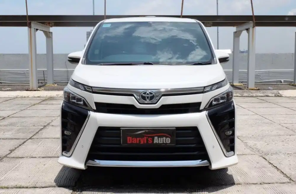 Toyota Voxy 2.0 MPV Panoramic