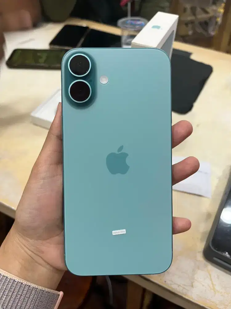 Iphone 16 128GB Garansi ibox bisa cicilan