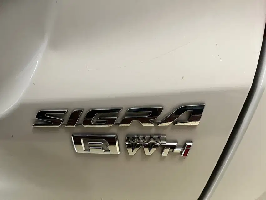 Daihatsu Sigra 2021 Bensin low km mobil bekas rasa baru super terawat