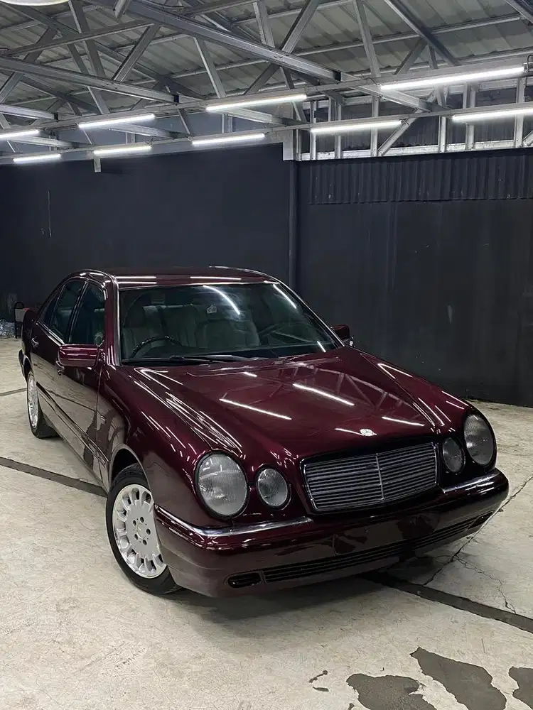 Mercedes Benz W210 E230 New Eyes A/T Tahun 1998 Rare Condition