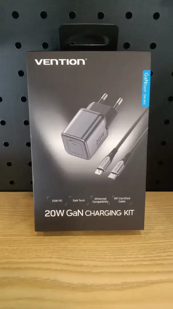 Pengisi Daya USB-C GAN 1-Port Vention (20W) (1M) Hitam EU-PLUG