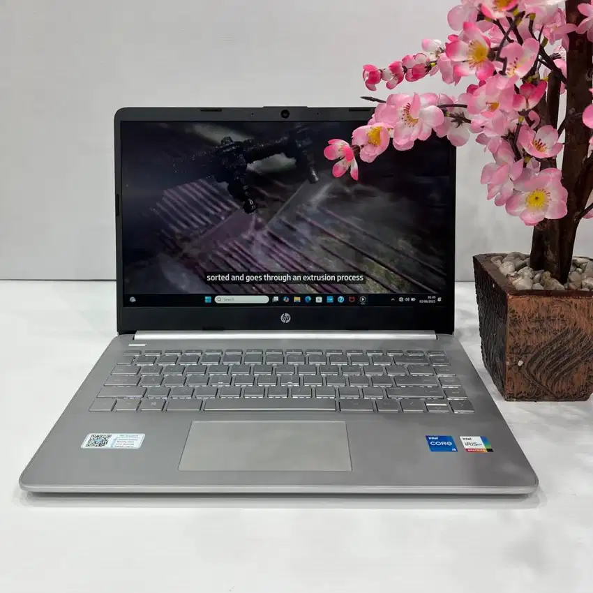 Laptop HP 14s-dq5227TU Intel Core i5-1235U 8GB 512GB SSD