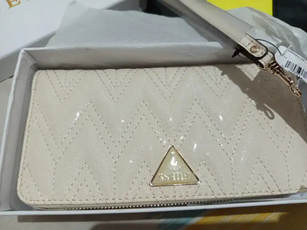 Dompet guess ori