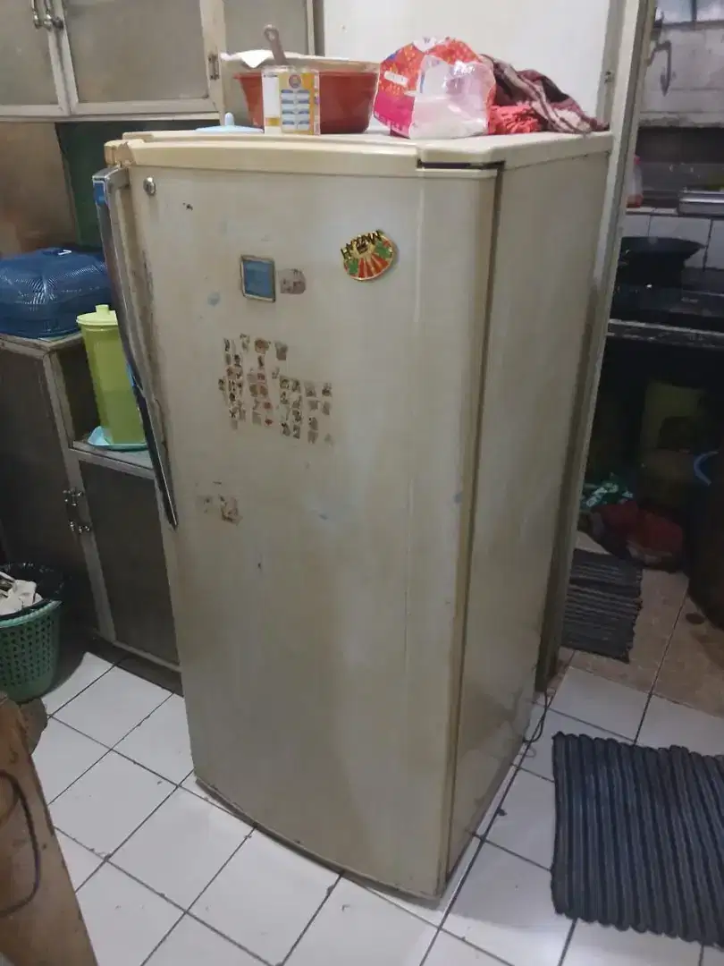 Kulkas 1 pintu merek sharp