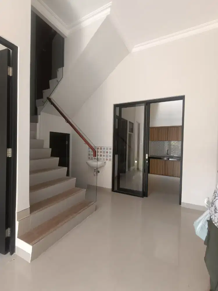RUMAH BARU MINIMALIS 2 LANTAI TERMURAH DEKAT PAKUWON CITY MALL MERR