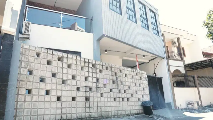Dijual Rumah/Kantor Modern Industrial – Surabaya Barat Kota
