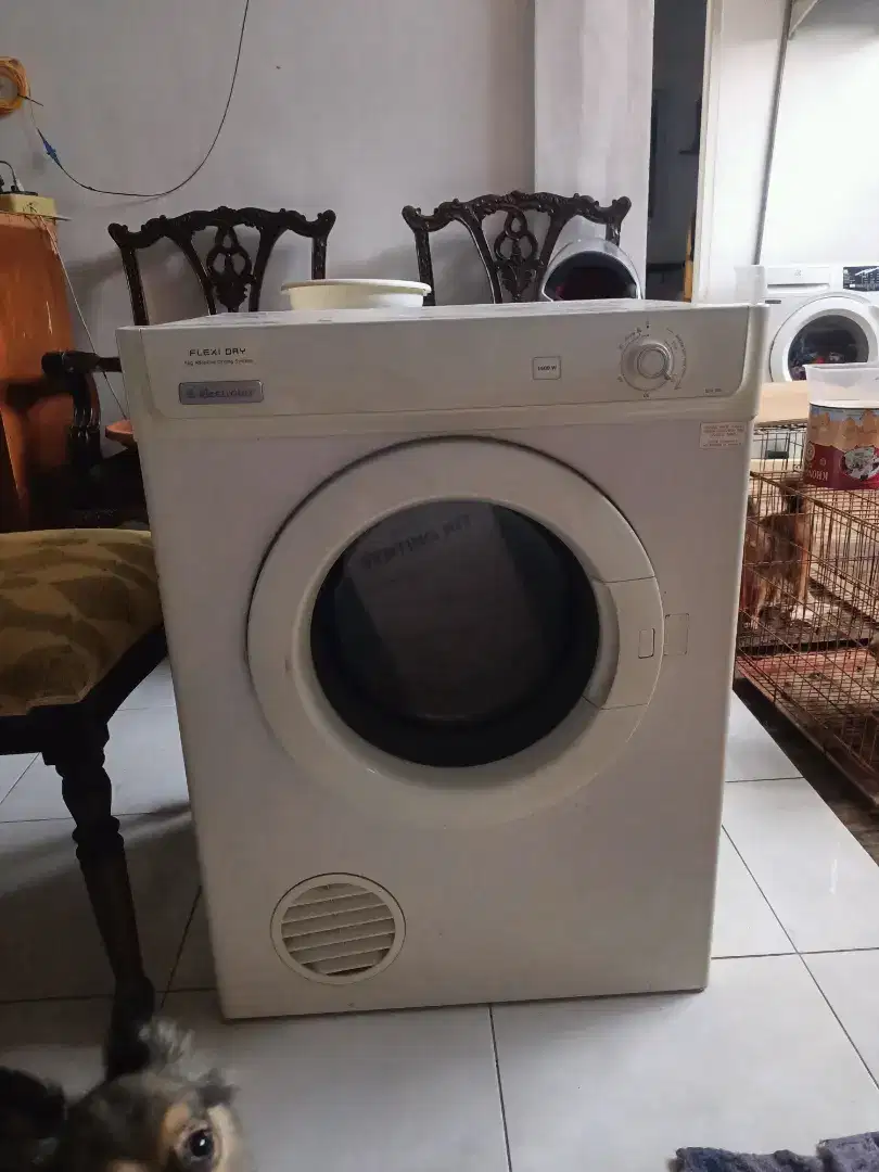 Mesin pengering Electrolux EDV500