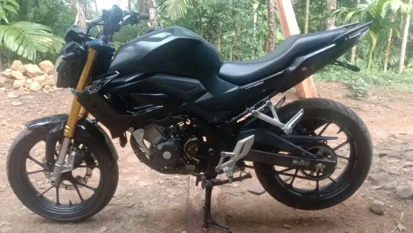 Motor sekend cb150 r LED V4 Tahun 2022