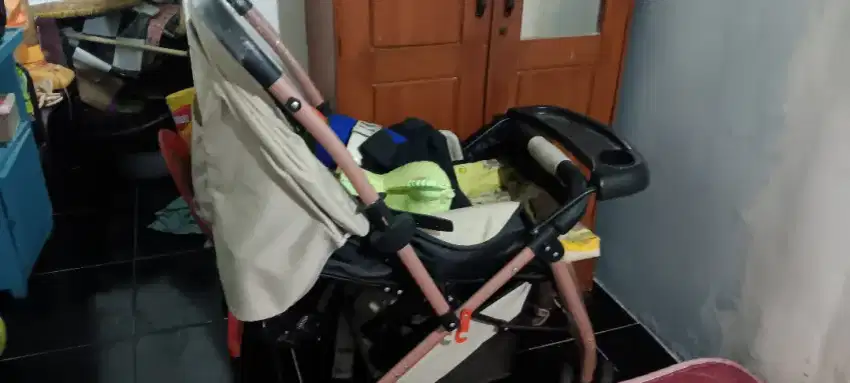 Dijual stroller masih baru