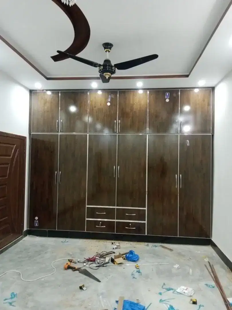 ALmari pakaian,wardrobe,desain kamar tidur, lemari pakaian full plafon