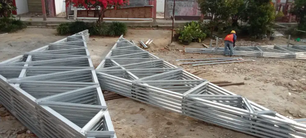 Pemasangan rangka atap baja ringan,& kanopi bajaringan model minimalis