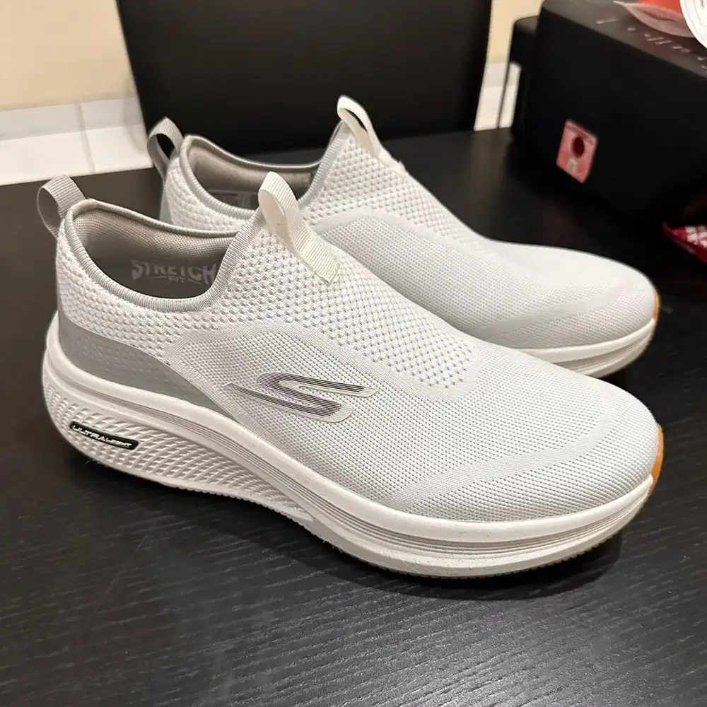 sepatu pria branded asli preloved second Nike Adidas Skechers olahraga