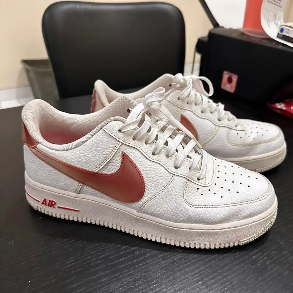 sepatu sneakers pria branded asli preloved second Nike Adidas