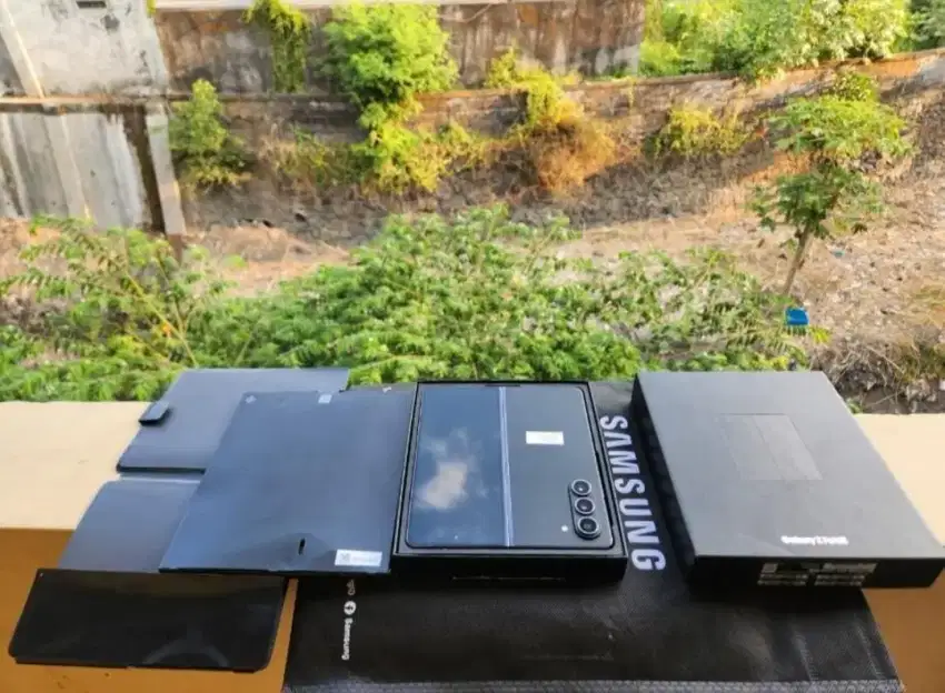 Samsung Fold 5 12/256 GB 5G Kondisi Mulus Istimewa