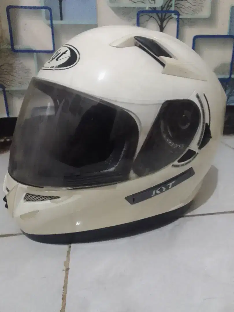 Jual murah helm KYT white (bekas)
