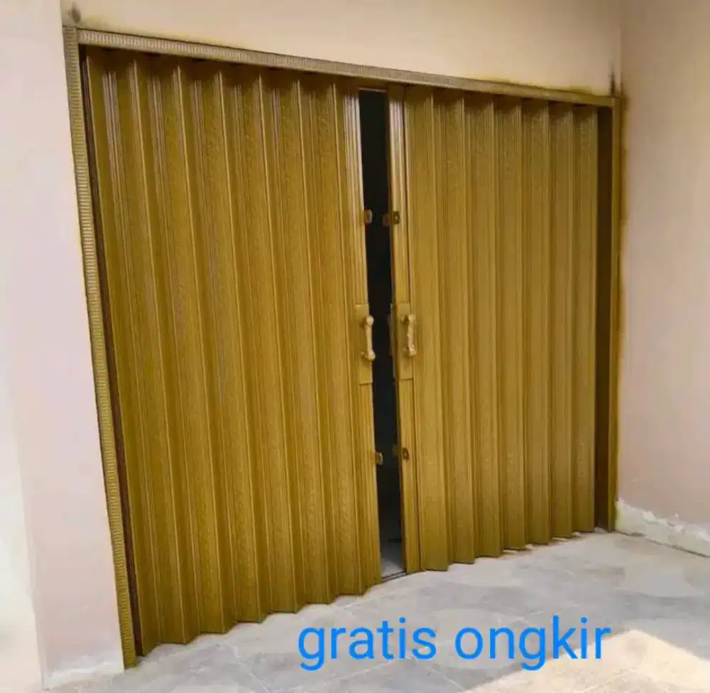 Rolling door folding gate