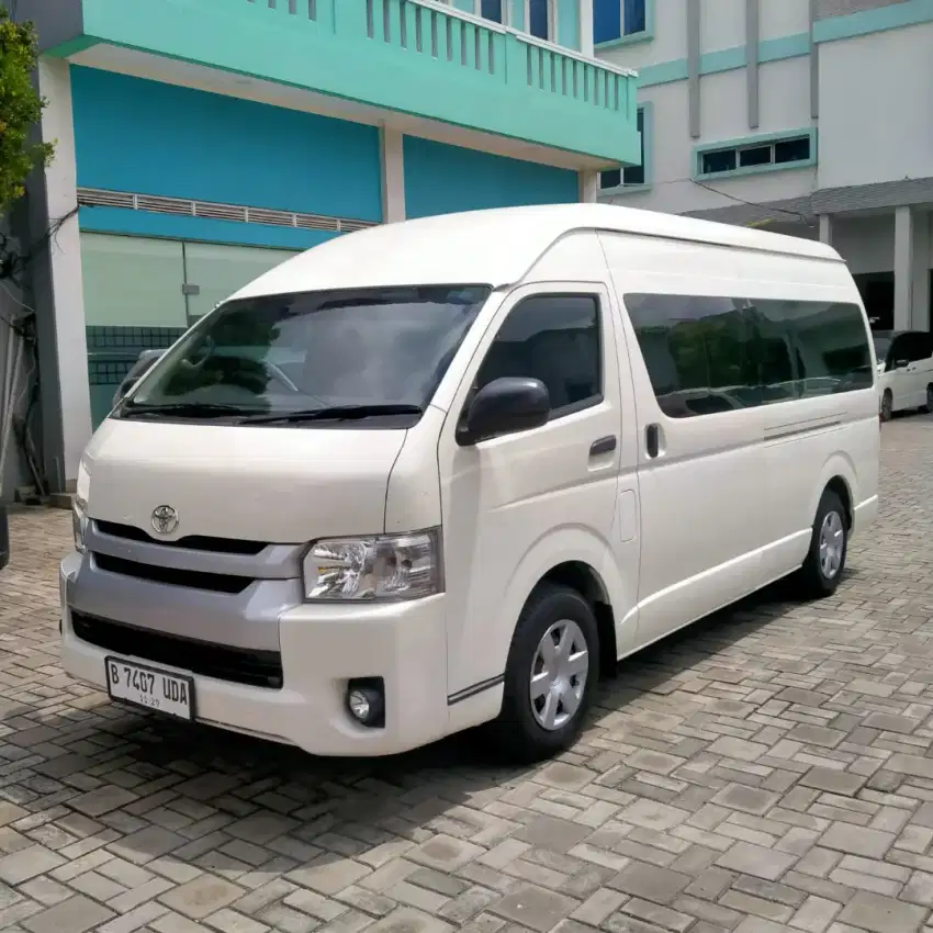 TOYOTA HIACE COMMUTER 2.5L M/T 2020 NIK 2020 KM 48 RB ORIGINAL 16 SEAT