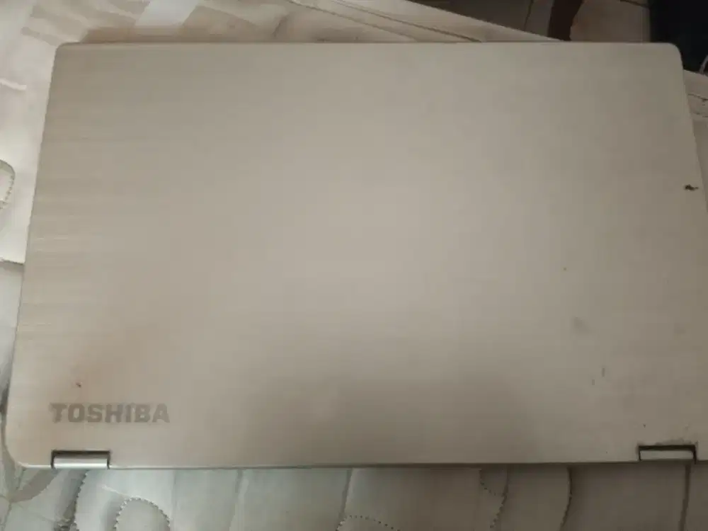 TOHSIBA P55W SATELLITE BEKAS NO LCD