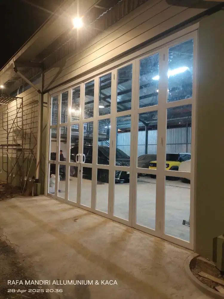 Pintu lipat aluminium