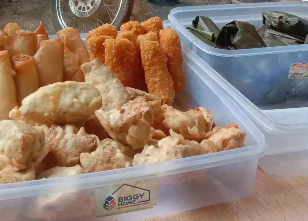 Aneka kue basah dan gorengan