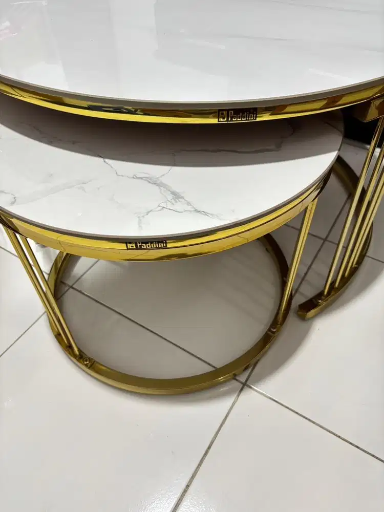 Meja bulat gold granite