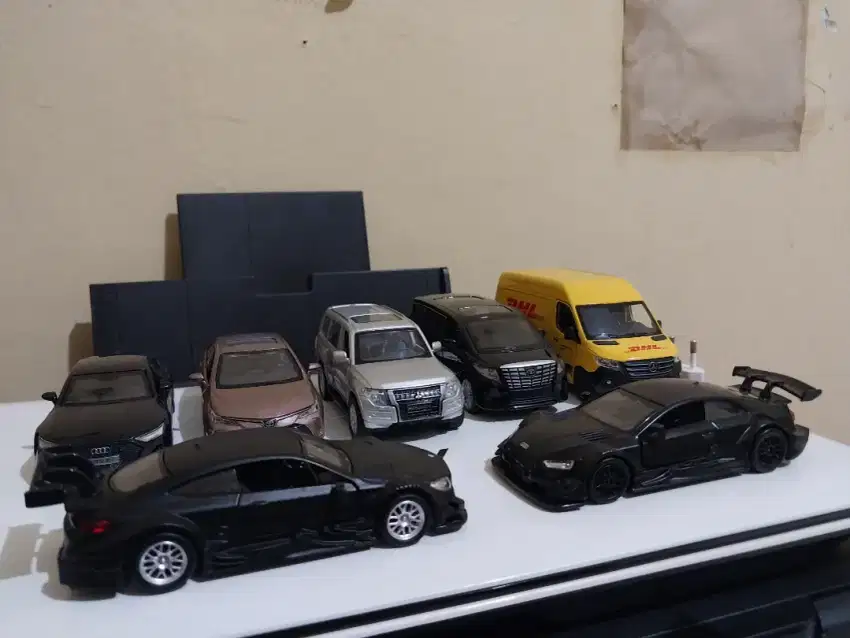 Diecast skala 1 43 dan lain lain, junk (kolpri) mulus dus ada