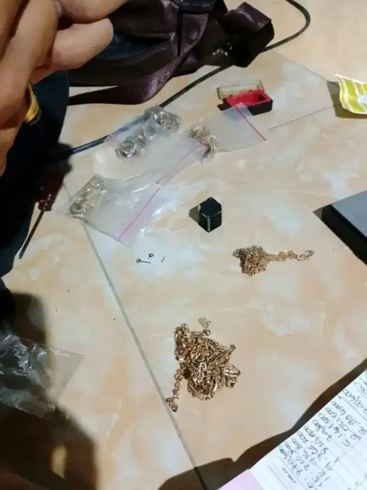 Terima emas tanpa surat