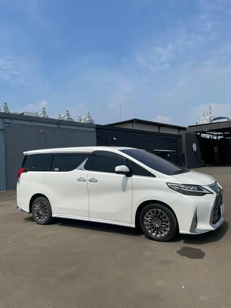 For Sale Lexus LM 350 White on Black nik 2020