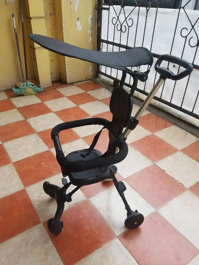 Magic Stroller Bayi Dorong Roda 4 Anak