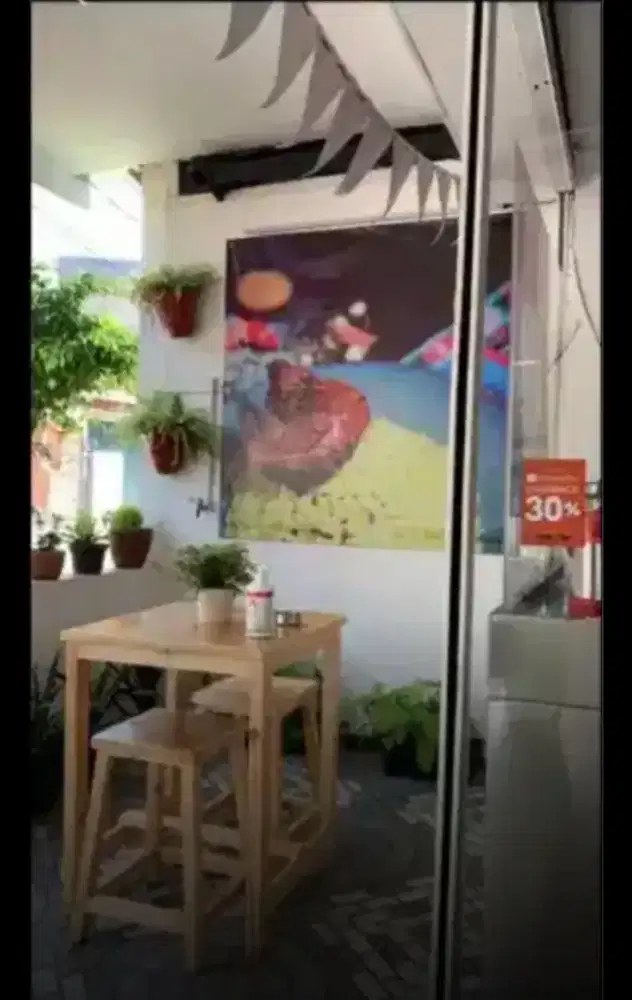 Penjaga Warung Makan